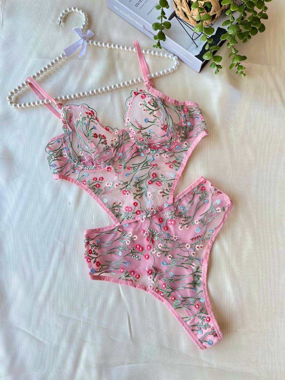 Heart Love Zarif Pembe Brode Detaylı Bodysuit